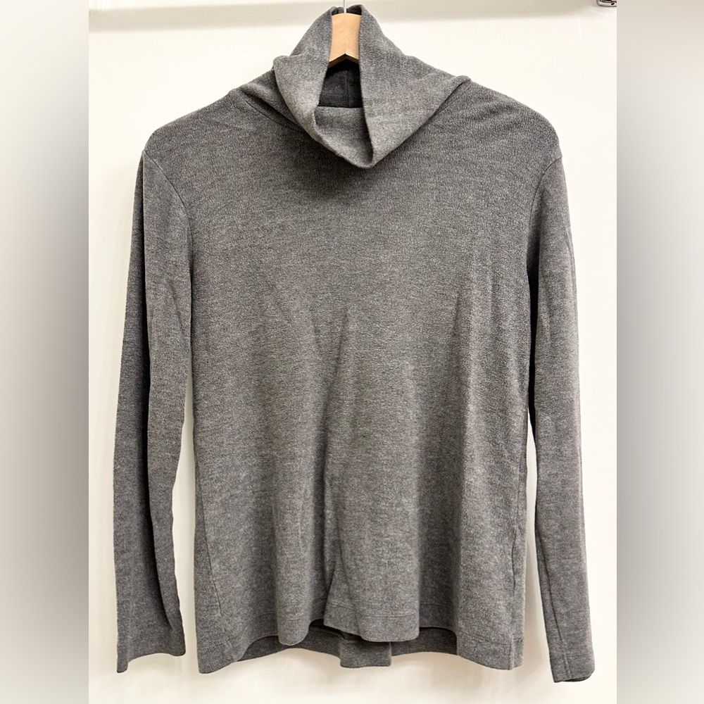 Uniqlo XL heat tech turtleneck